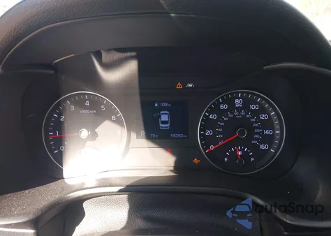 2021 Kia Forte Lxs z USA, uszkodzony, nr VIN 3KPF24AD1ME382744